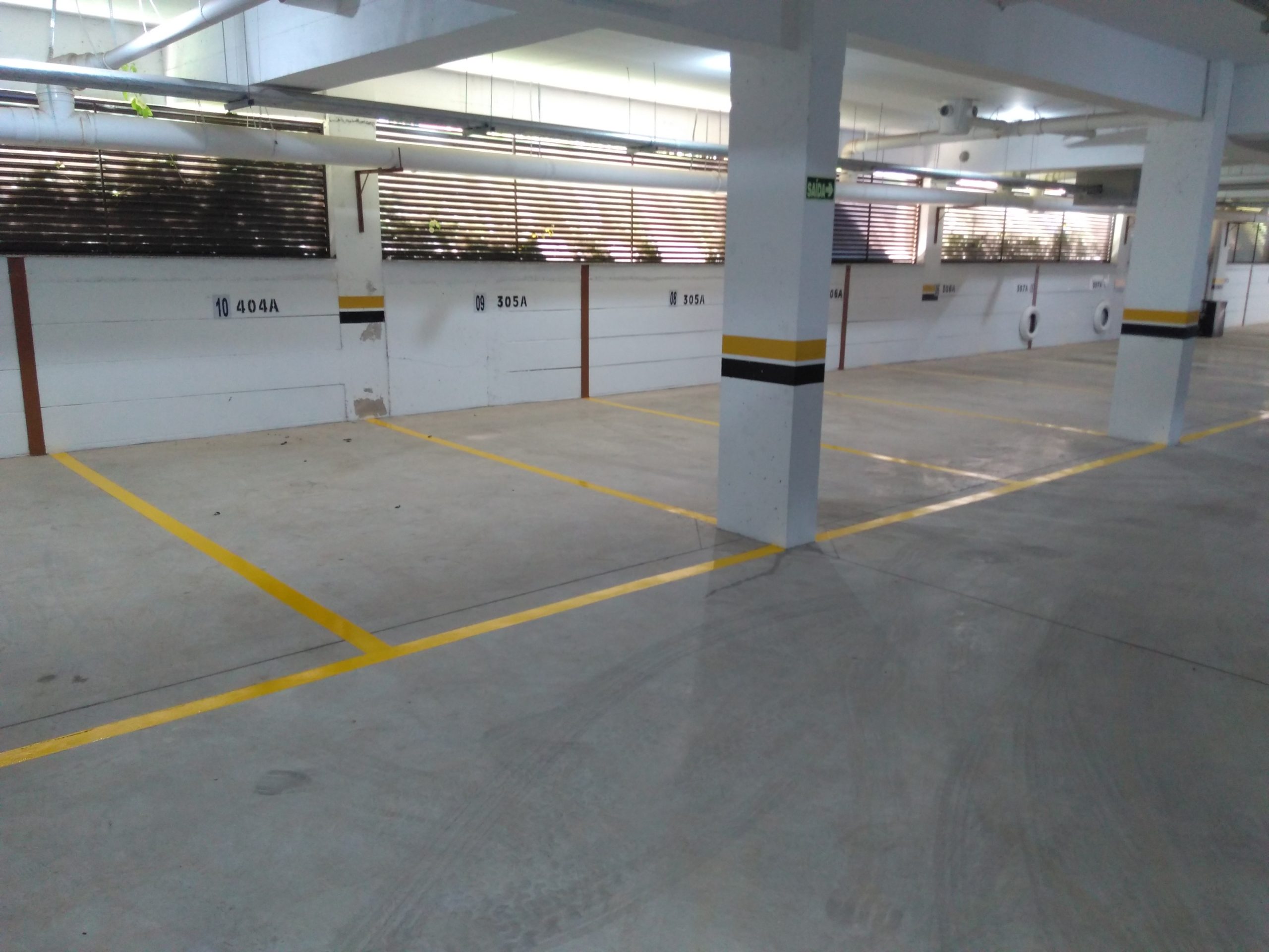 Dicas para evitar transtornos ao estacionar o carro na garagem